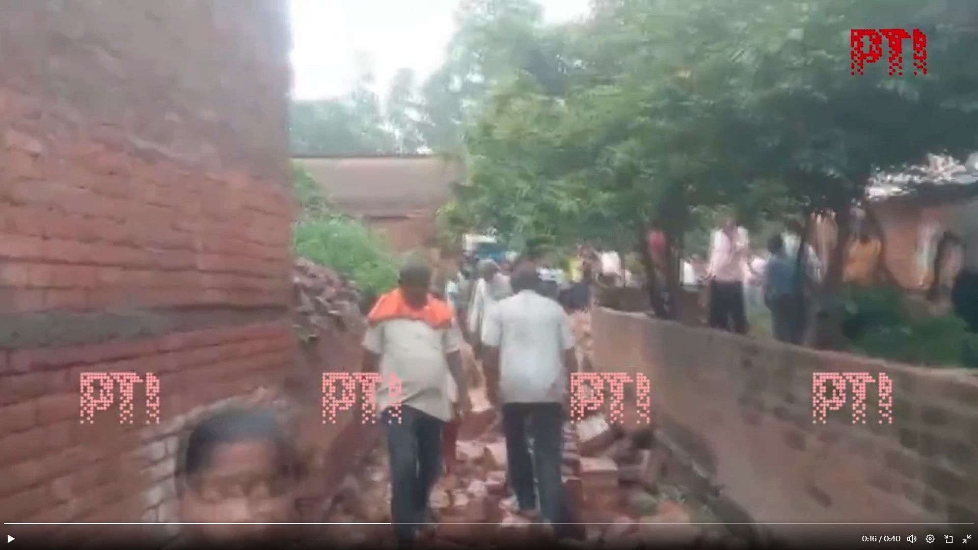 <div class="paragraphs"><p>A screengrab of the&nbsp;<em>PTI</em> video showing a wall which collapsed killing four children.&nbsp;</p></div>